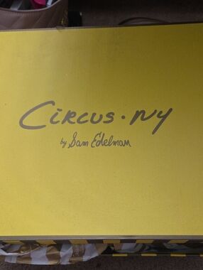 Circus by Sam Edelman Yellow Logo Shoe Box